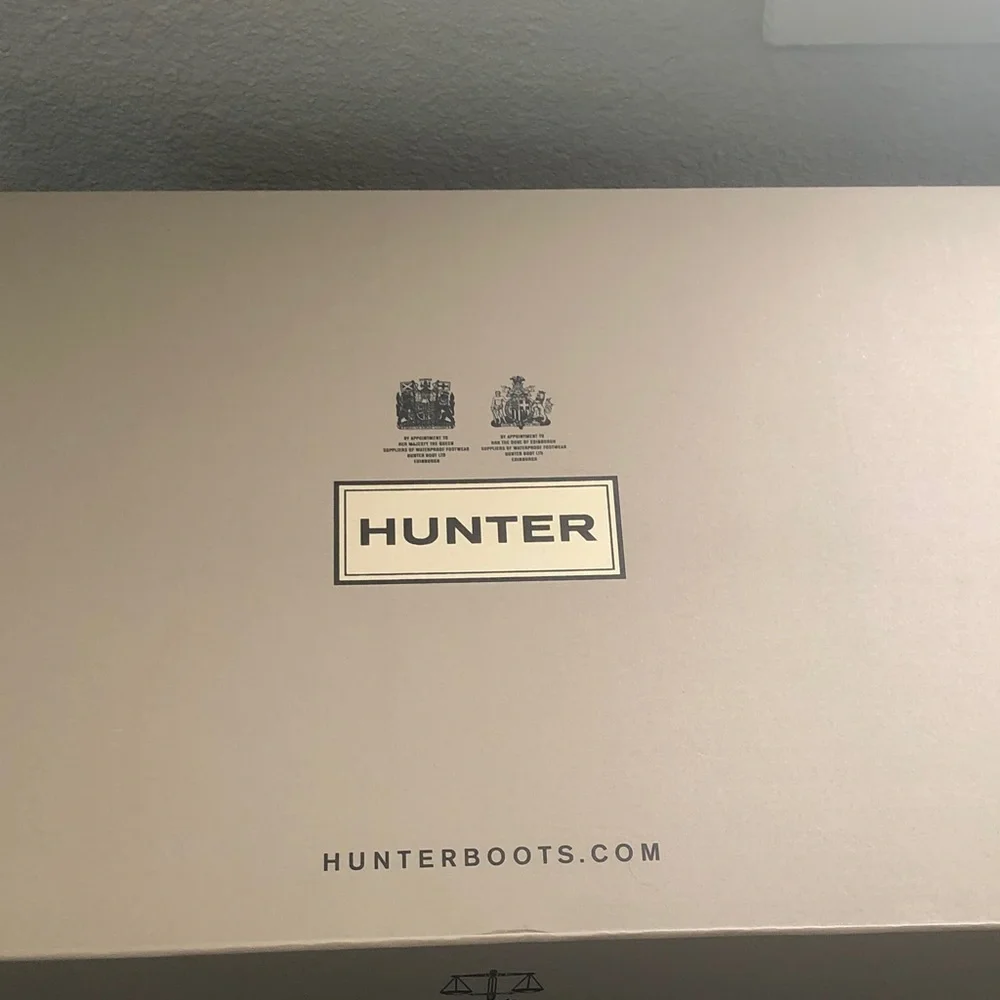 Hunter tall gloss